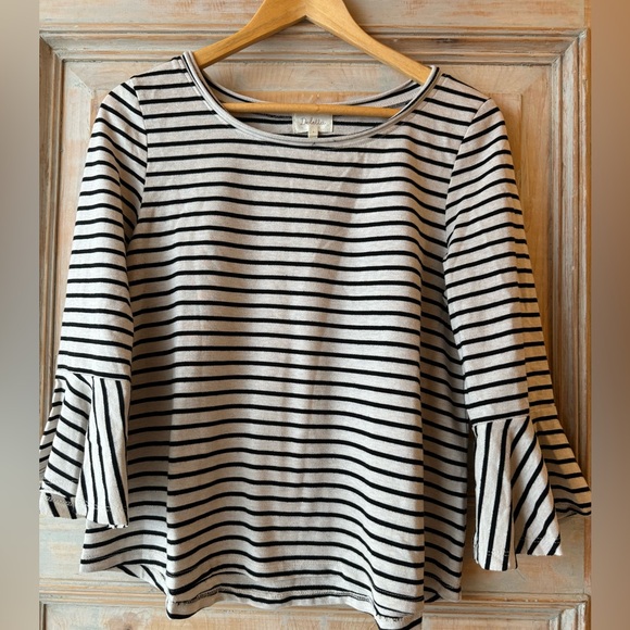 Anthropologie brand Deletta off-white & black stripe top with 3/4 sleeves. M. - Picture 2 of 6
